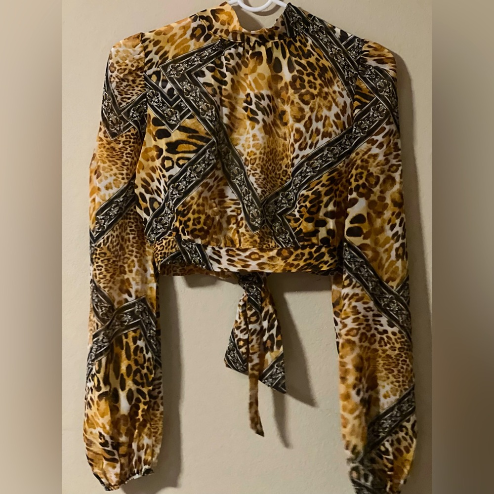 Cheetah 🐆 print crop top